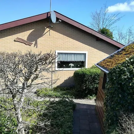 Appealing With Large Garden Sint Maartensvlotbrug