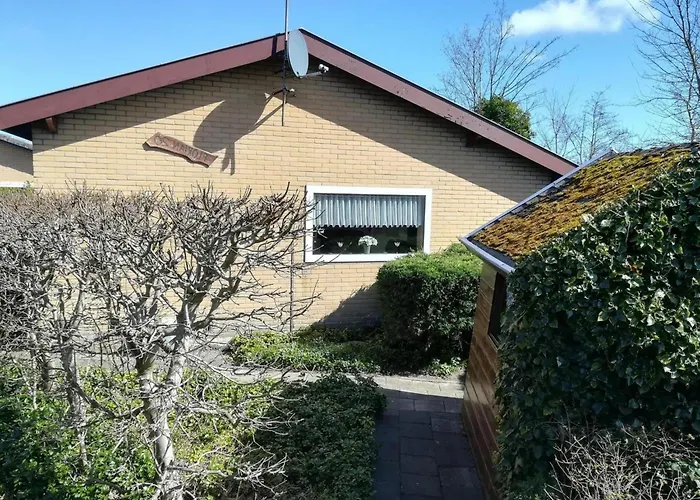 Appealing With Large Garden Sint Maartensvlotbrug